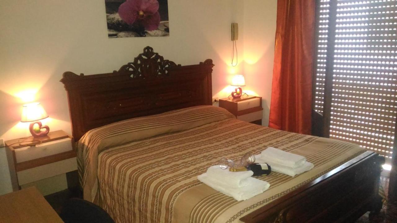 Hotel California Milazzo Eksteriør billede