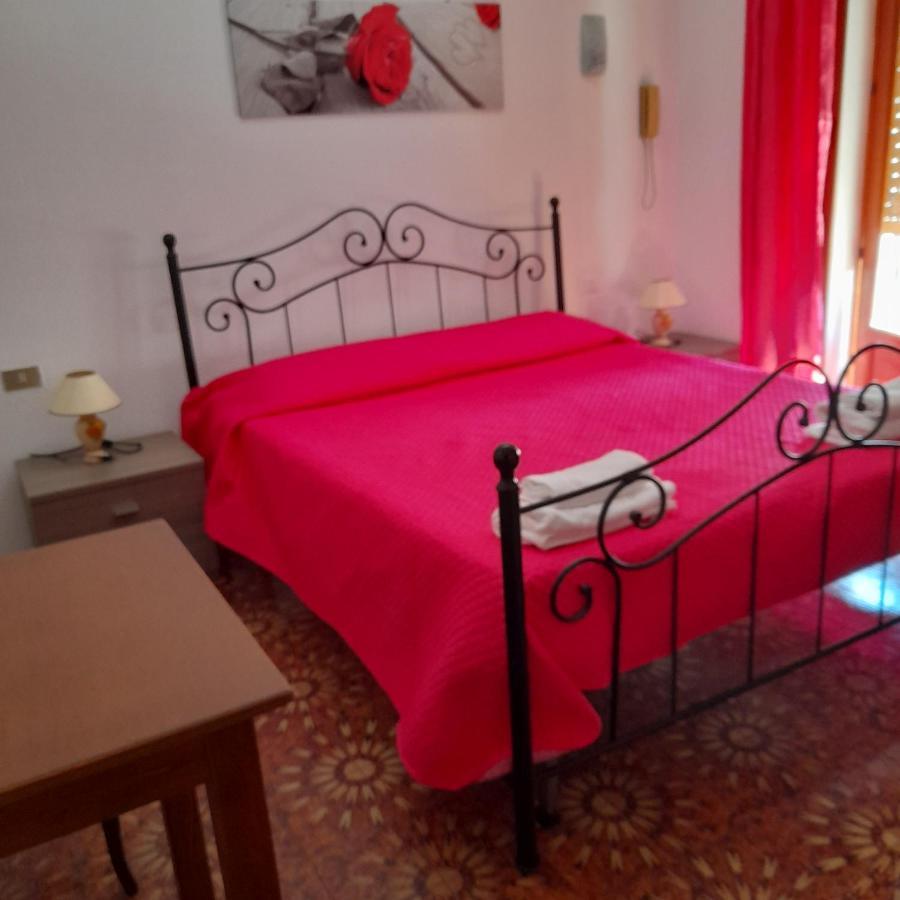 Hotel California Milazzo Eksteriør billede