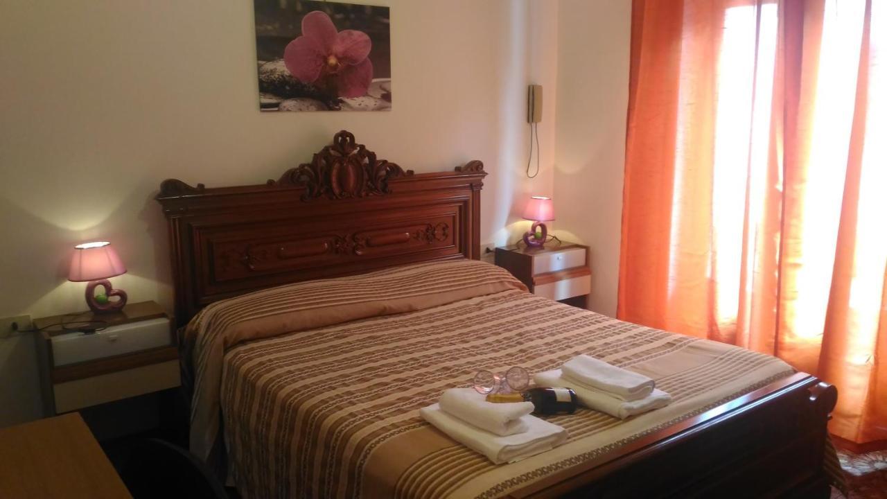 Hotel California Milazzo Eksteriør billede
