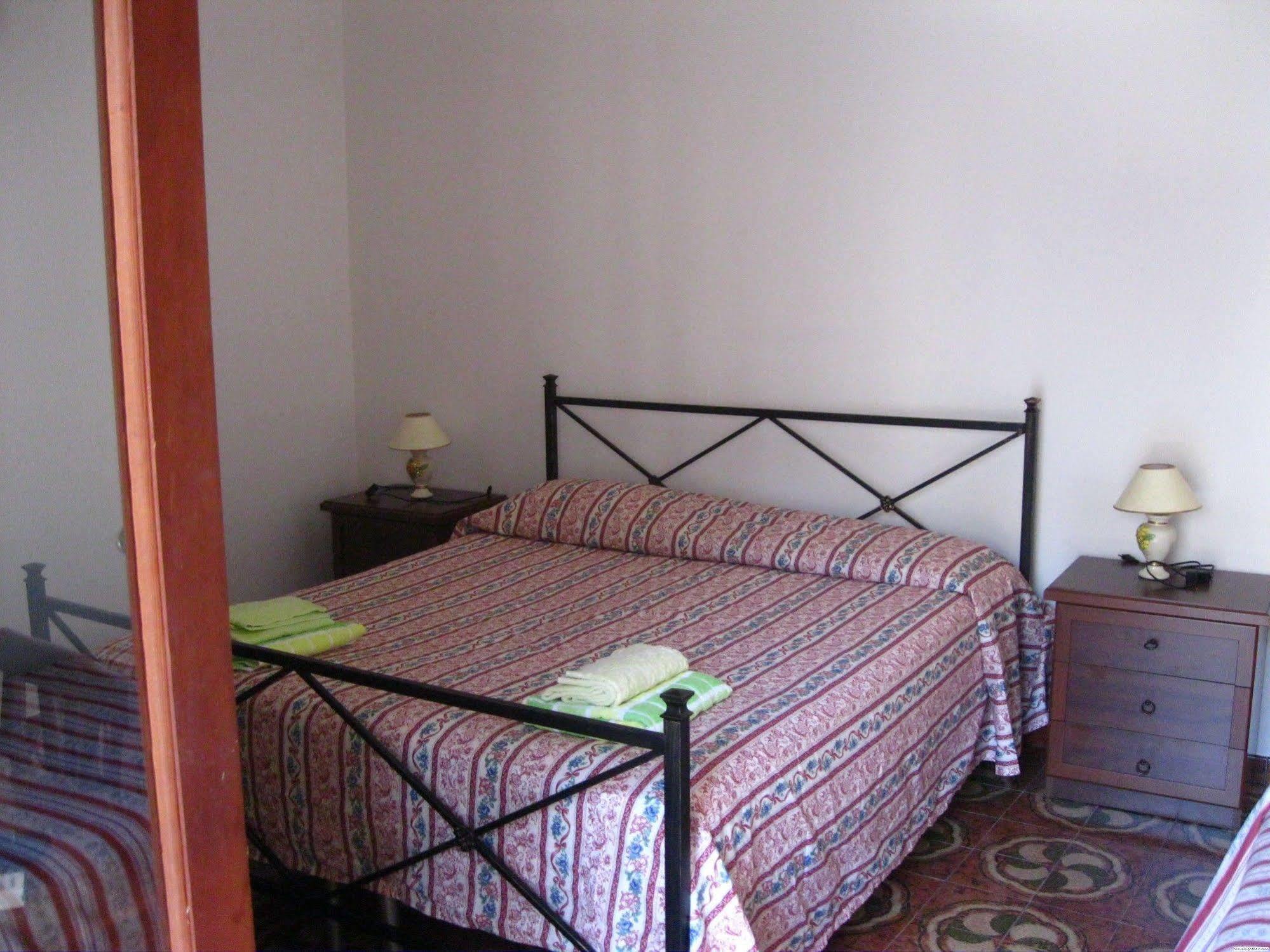 Hotel California Milazzo Eksteriør billede