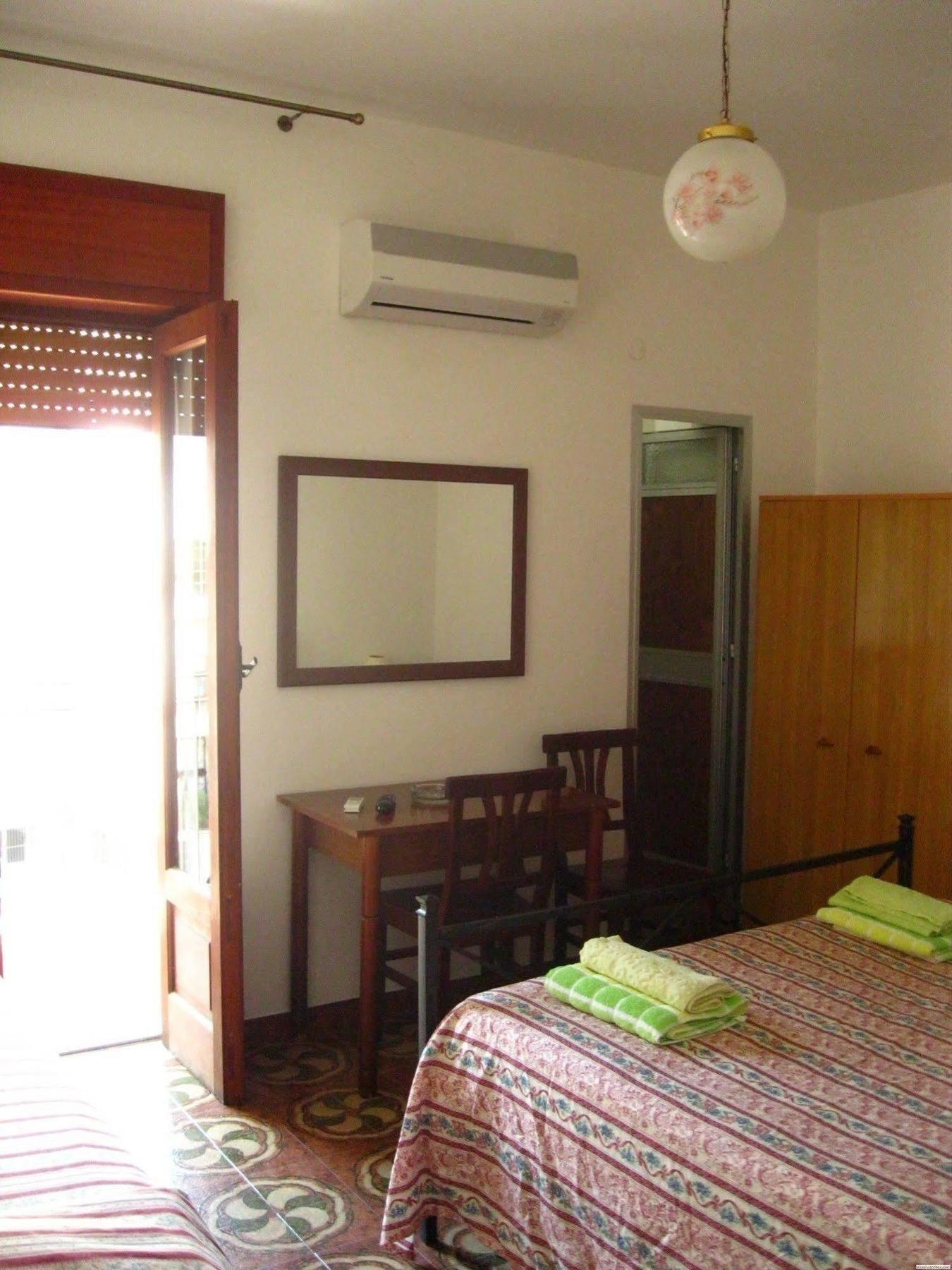 Hotel California Milazzo Eksteriør billede