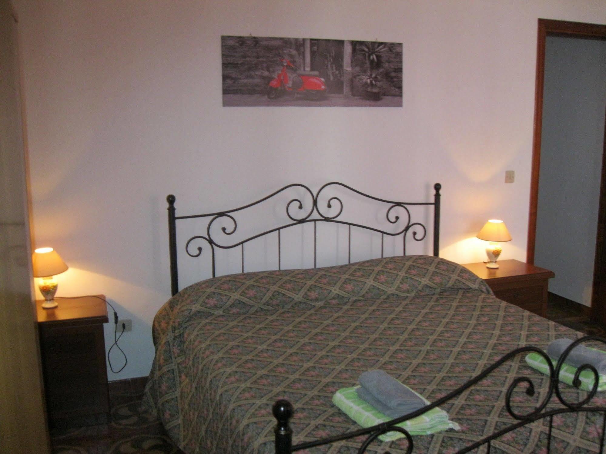 Hotel California Milazzo Eksteriør billede