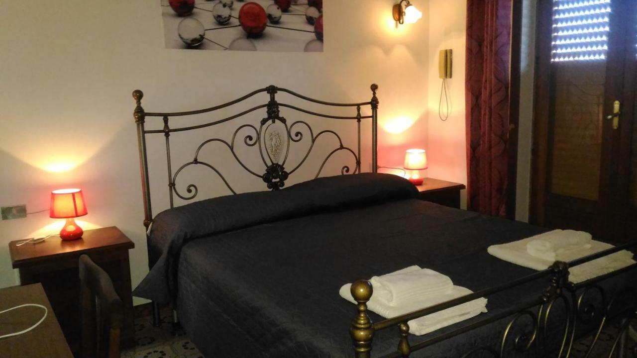 Hotel California Milazzo Eksteriør billede